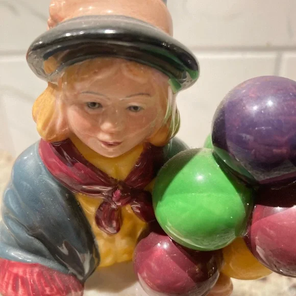 Royal Doulton Figurine - Balloon Girl - Limited 1981 #HN2818 - No blemishes. - Picture 2 of 5